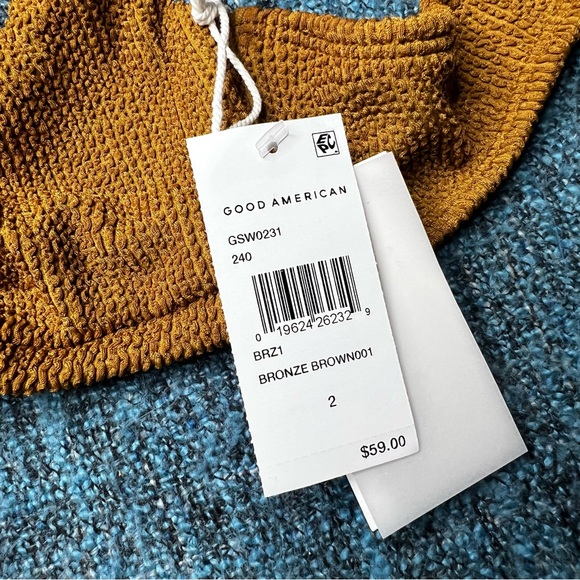 Good American Crinkle Always Fits Twist Bikini Top in Bronze Brown - Picture 6 of 9